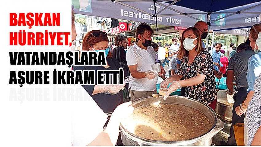 Başkan Hürriyet, vatandaşlara aşure ikram etti