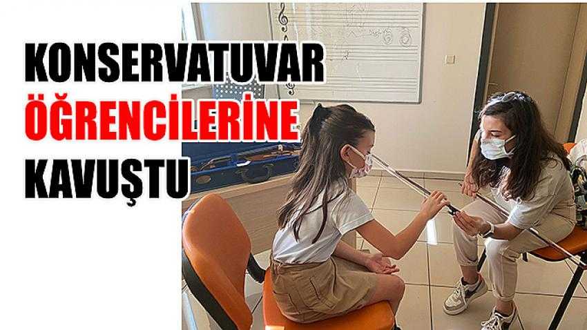 Konservatuvar öğrencilerine kavuştu