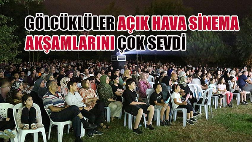 Gölcüklüler Açık Hava Sinema Akşamlarını Çok Sevdi